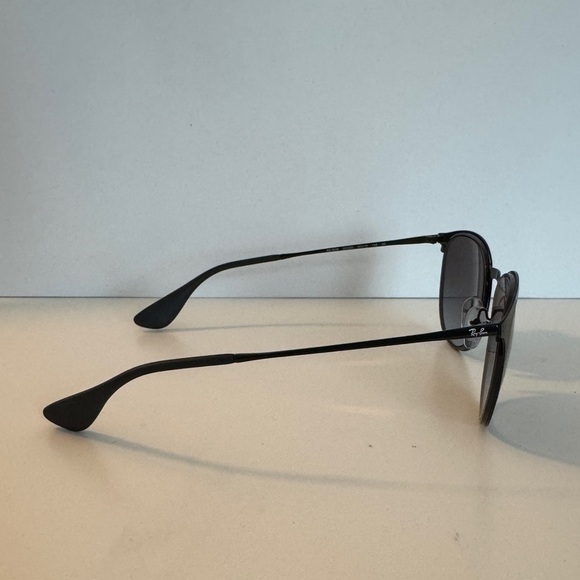 Black Ray Ban sunglasses - Picture 4 of 9